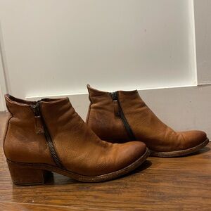 Elegant Tan Leather Ankle Booties